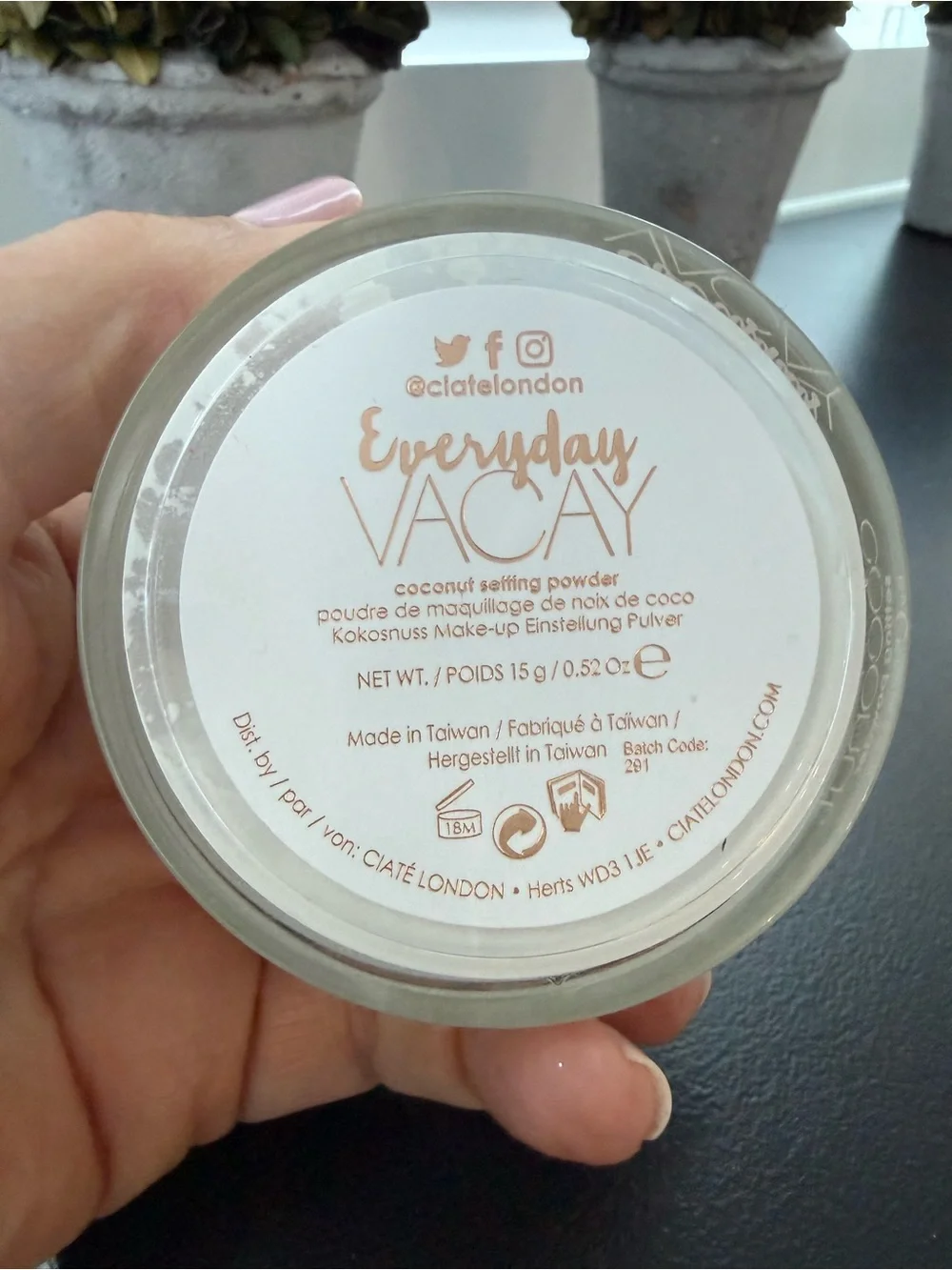 NEW CIATÉ LONDON EVERYDAY VACAY COCONUT SETTING POWDER 15G